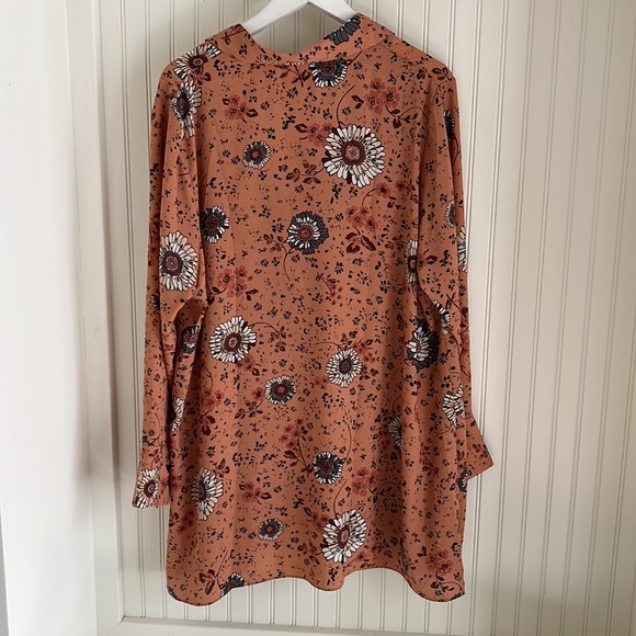Addition Elle Faux Wrap Floral Tunic Blouse NWT - Picture 9 of 9